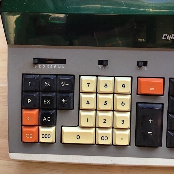 Vintage Cybernet Model CL120PD Desktop Calculator - Picture 4 of 9